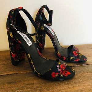 Steve Madden Shoes - NWOT Steve Madden Floral Block Heels Steve Madden Shoes - NWOT Steve Madden Floral Block Heels